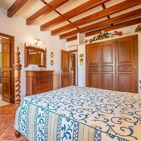 Mit Privatpool Fuer 6 Personen Ca 295 Qm In Son Negre, Mallorca Suedostkueste Von Mallorca